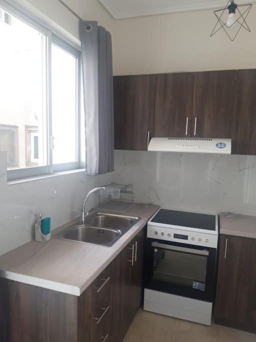Comfort Apartment In The City Каламата Экстерьер фото